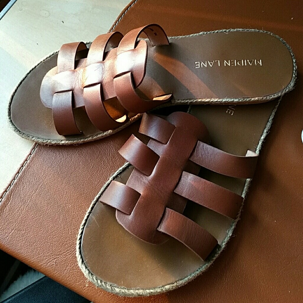 Maiden Lane Flat Leather Slip-On Sandal like new